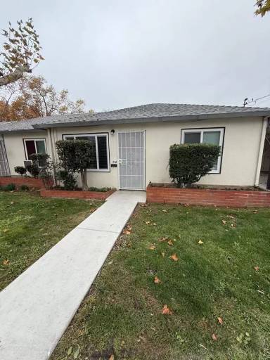 Main picture of 512 Carpenter St