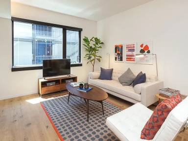 Main picture of 400 Grove St