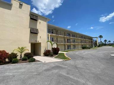 Main picture of 719 S Beach St