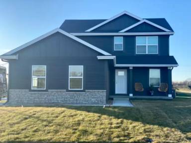 Main picture of 2810 SE Bluestem Dr