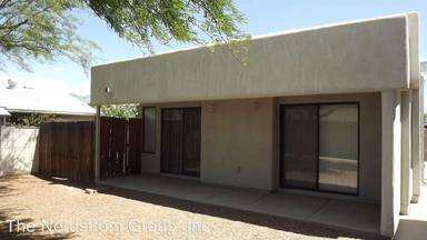 Main picture of 2943 N Tyndall Ave