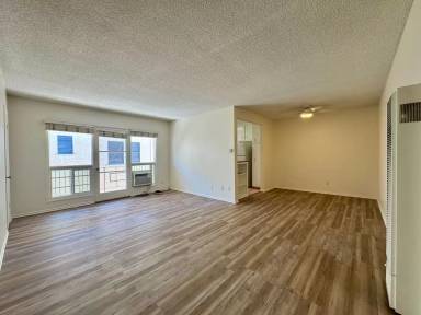 Main picture of 122 N Croft Ave