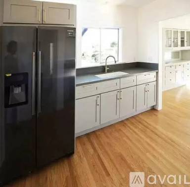 Main picture of 4957 Lincoln Ave