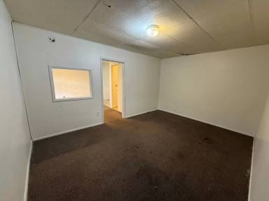Main picture of 19 1/2 S Jefferson Ave