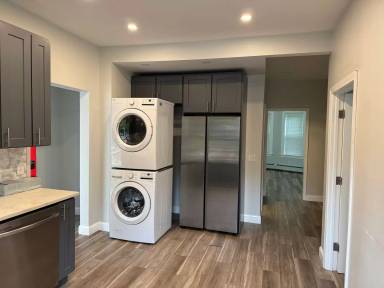 Main picture of 974 Smith St