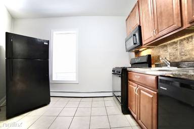 Main picture of 6 Tonnele Ave