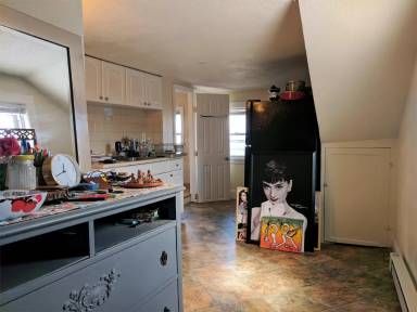 Main picture of 632 Main St