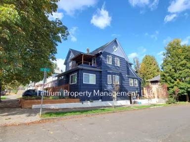 Main picture of 3041 SE Salmon St