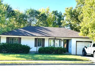 Main picture of 4227 W Chicago St