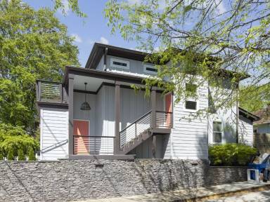 Main picture of 1206 DeKalb Ave NE