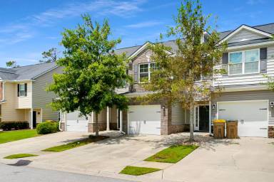 Main picture of 50 Cantle Dr