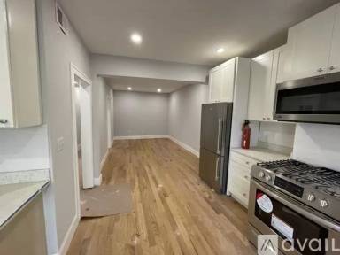 Main picture of 372 Beacon St