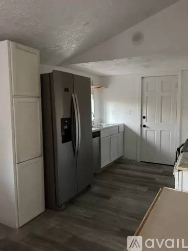 Main picture of 902 Knox Ave