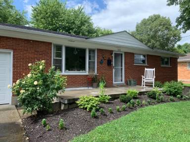 Main picture of 844 Hicks Blvd