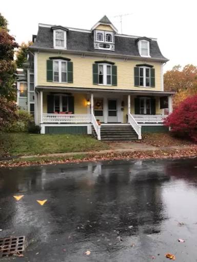 Main picture of 37 Whittier St