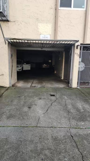 Main picture of 650 Villa St