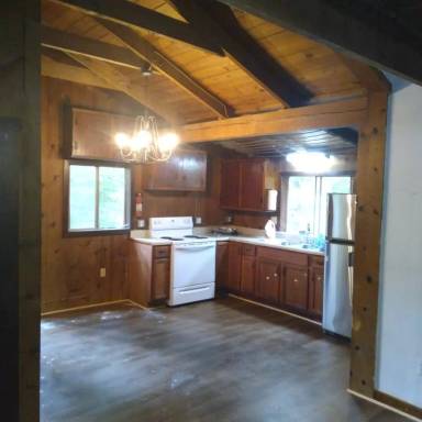 Main picture of 128 Cabin Ln