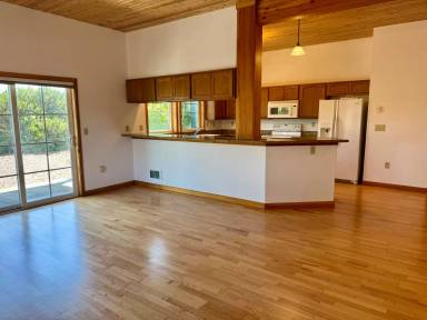 Main picture of 1311 Village Loop