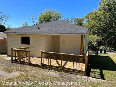 Main picture of 2108 Davenport St
