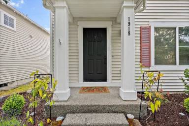 Main picture of 1918 McNeil St