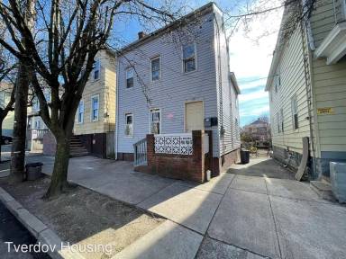 Main picture of 174 Townsend St