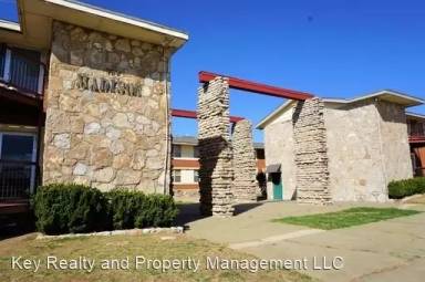 Main picture of 229 E Madison Ave