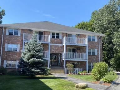 Main picture of 10 Karen Cir