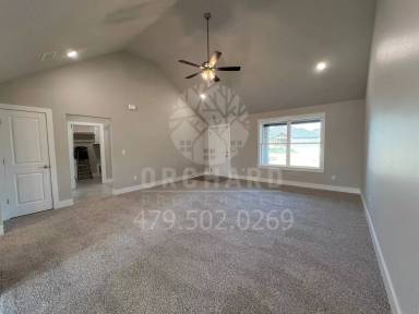 Main picture of 1052 Silver Birch St