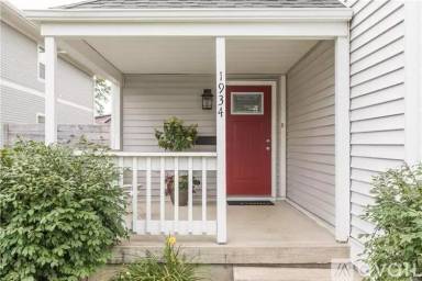 Main picture of 1934 N Park Ave
