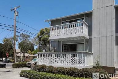 Main picture of 253 Oak Ave