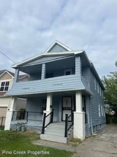 Main picture of 845 Royal Rd