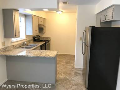 Main picture of 2100 Oak Hollow St