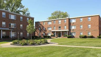 Main picture of Ellacott Parkway Apartments