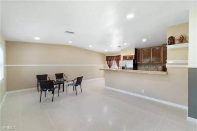 Main picture of 7702 SW 6th Ct