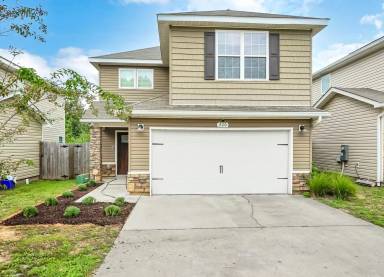 Main picture of 220 Wainwright Dr