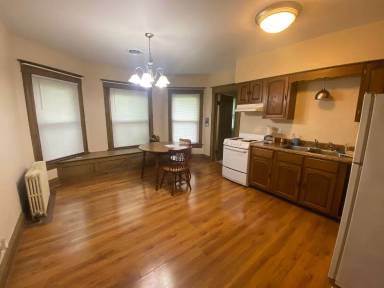 Main picture of 211 Cass St