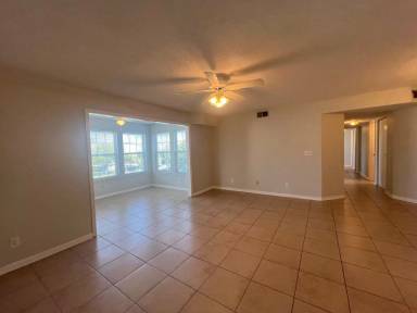 Main picture of 2265 Huntingdon Dr