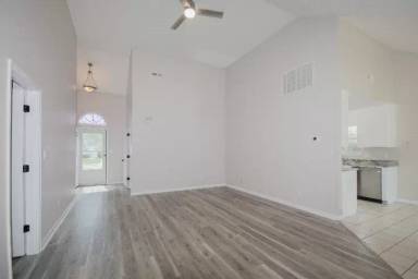 Main picture of 213 Brushcreek Dr SW