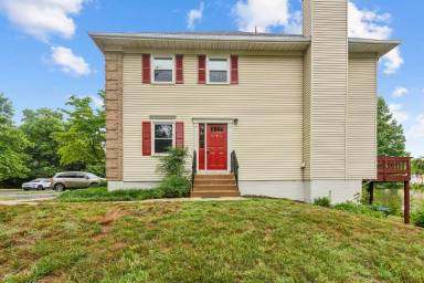 Main picture of 5335 Lake Cove Ct