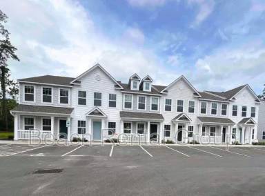 Main picture of 111 Crescent Way