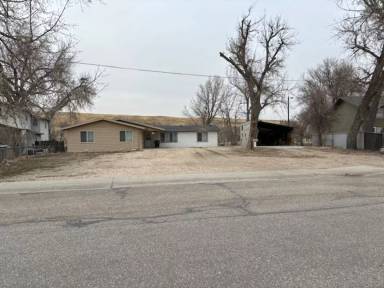 Main picture of 450 E M St