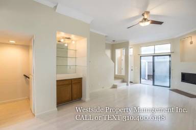 Main picture of 2560 S Centinela Ave