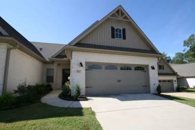 Main picture of 707 Sluice Dr SW