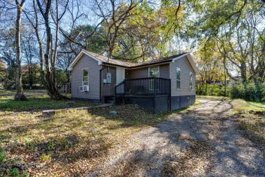 Main picture of 6110 Walden Ave