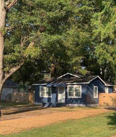 Main picture of 208 Joseph St