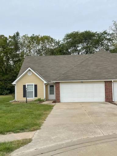 Main picture of 4 bedroom close to college, hospital and I-29