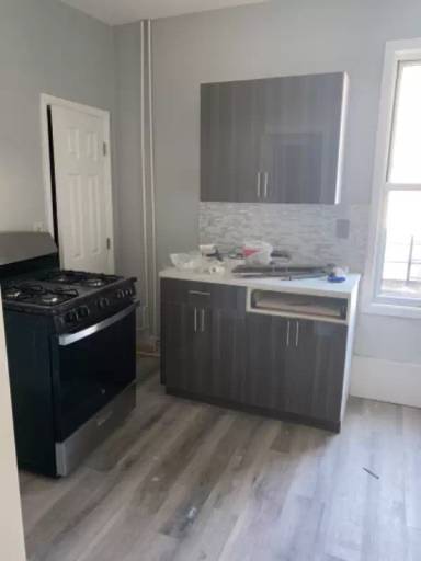 Main picture of 204 Elm St