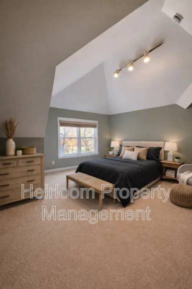 Main picture of 2105 E 5th St