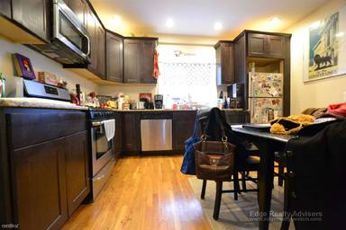 Main picture of 72 Parsons St