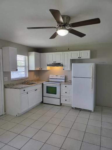 Main picture of 406 Northeast 24th Place - 4